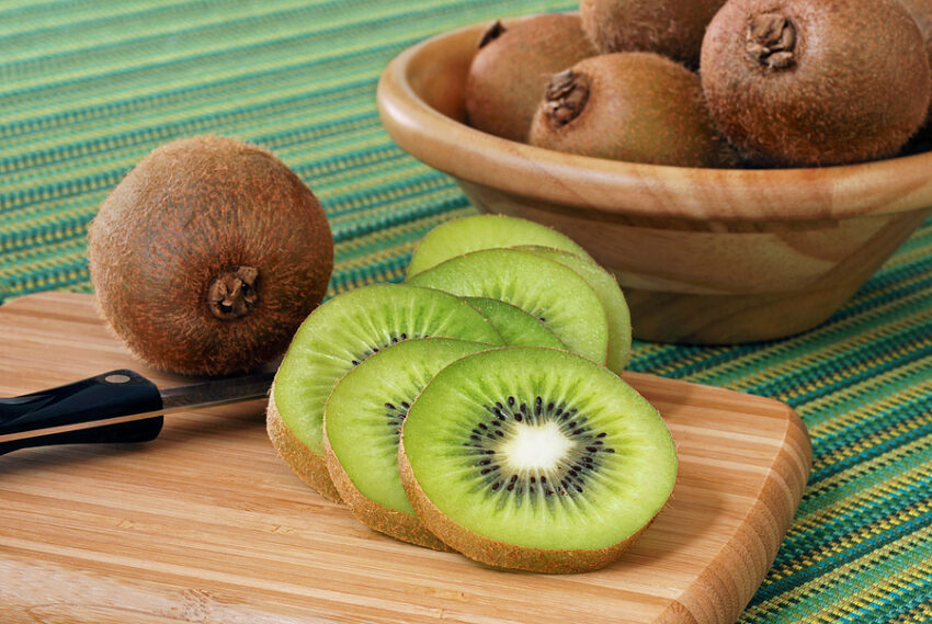 Kiwi health benefits, should I eat kiwi, benefits of eating kiwi, mahogany speaks to you